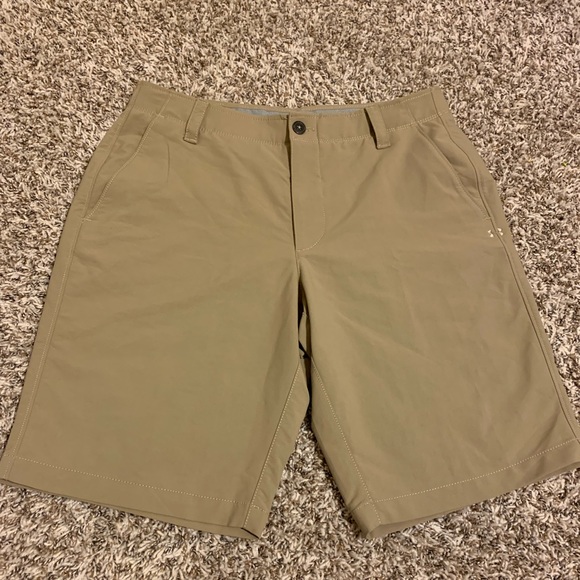 men's under armour khaki shorts